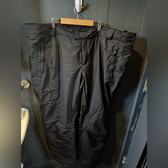Women’s Columbia Omni Tech Black Cargo Snow Pants - Picture 1 of 5